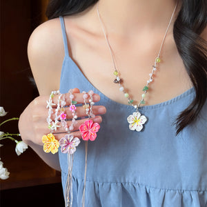 Colorful Flower Pendant Beaded Necklaces in Four Colors