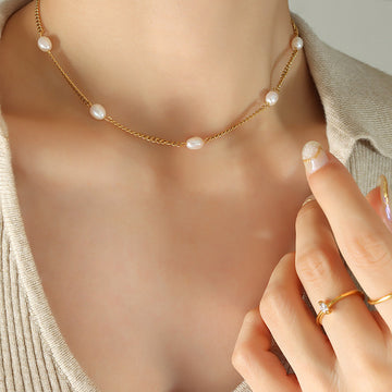 Gold Curb Chain Freshwater Pearl Station Necklace Collar