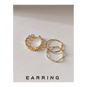 Gold Tone Slim Round Wave And Chain Pattern Rings In Three Styles
