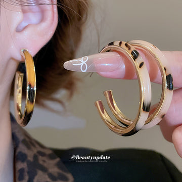 Tortoiseshell Accent Double Hoop Earrings in Gold Tone