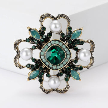 Baroque Pearl Crystal Flower Brooch in Four Colors