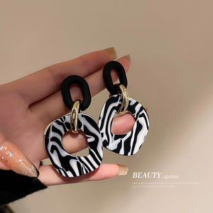 Two Style Black White Zebra Open Ring Statement Earrings