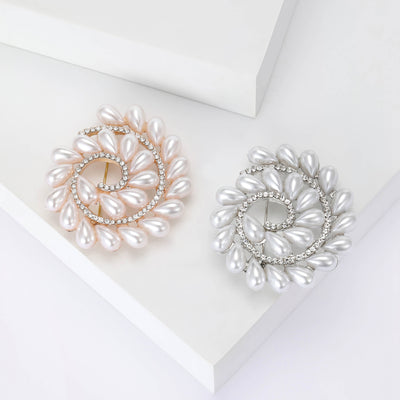 Spiral pearl wreath shown from the front