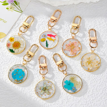 Gold Frame Resin Pressed Flower Keychains Lobster Clasp 7 Styles