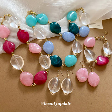 Pink Magenta Clear Acrylic Oval Bead Necklace Gold Tone