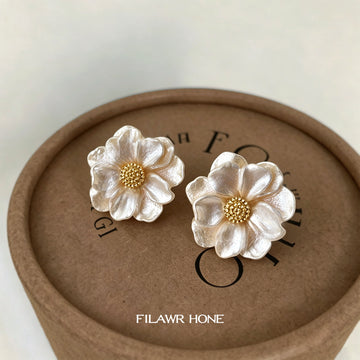 Champagne Cream Camellia Flower Gold Center Stud Earrings