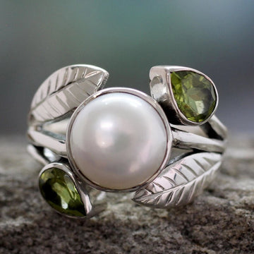 Antique Silver Leaf Pearl Ring With Green Teardrop Stones