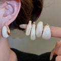 Gold Plated Geometric Oval Imitation Pearl Retro Elegant Daily Wear Earrings For Women view 2