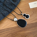 Old Money Style Resin Gourd Oval Pendant Sweater Necklace Minimalist Geometric Daily Accessory view 4