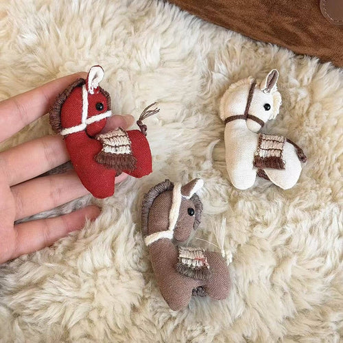 Fabric Cartoon Horse Brooch, Light Luxury Zodiac Animal Pin For Fashion Clothing Accessories