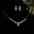 Light Luxury Copper Zircon Flower Round Pendant Necklace For Women Minimalist Clavicle Chain view 3