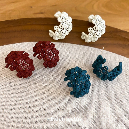 Light Luxury Alloy Flower Pleated C Shape Stud Earrings For Women Vintage Minimalist Commuter Jewelry