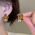 French Retro Enamel Flower Faux Pearl Stud Earrings Elegant Light Luxury Daily Jewelry view 4