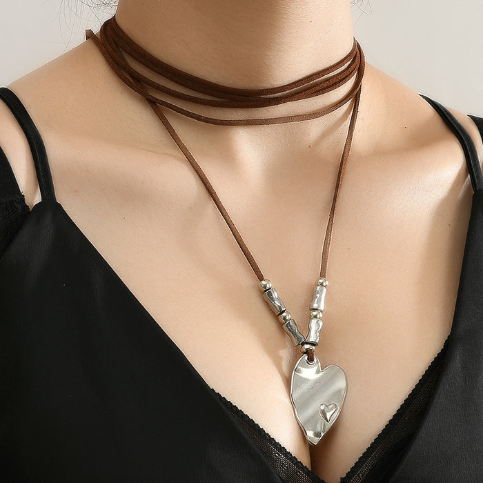 Vintage Alloy Heart Pendant Necklace For Women Simple Metal Love Long Sweater Chain Jewelry