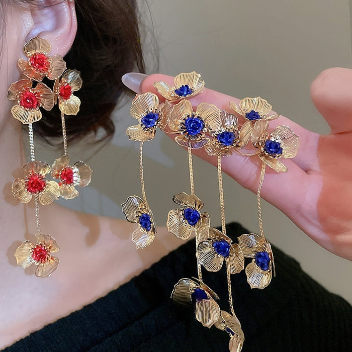 Retro Elegant Iron Hollow Flower Tassel Drop Earrings For Women Light Luxury Statement Design