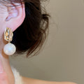 French Round Faux Pearl Stud Earrings For Women Minimalist Light Luxury Geometric Ear Jewelry view 3