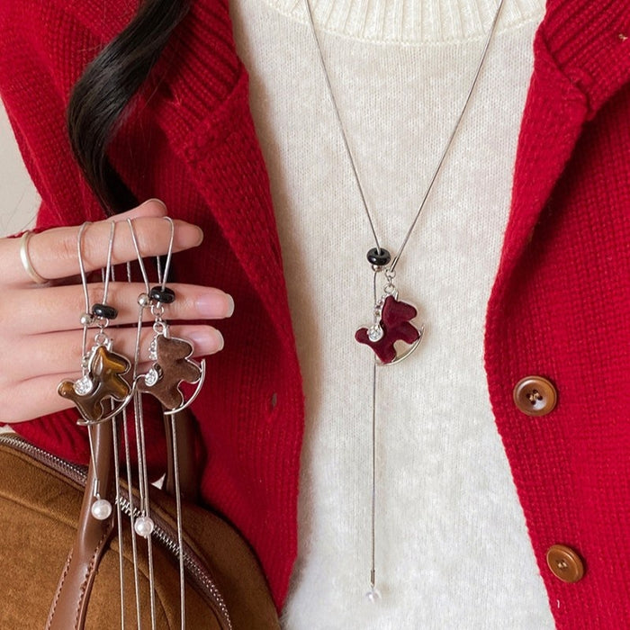Vintage Flocked Horse Faux Pearl Sweater Necklace Old Money Light Luxury Choker For Women