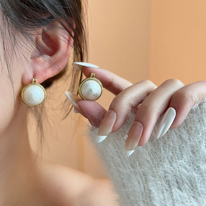 Elegant Vintage Round Faux Pearl Gold Alloy Drop Earrings For Women French Light Luxury Earrings