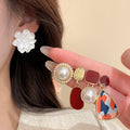 Light Luxury Faux Pearl Flower Stud Earrings With Rhinestone Silver Needle Round Geometric Design view 2