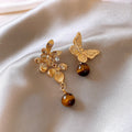 Maillard Style Asymmetric Flower Tiger Eye Alloy Drop Earrings With Silver Needle view 2