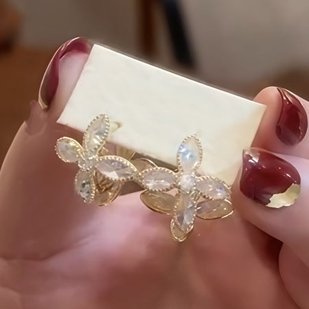 French Vintage Copper Zircon Flower Ear Cuff Earrings For Women Elegant Minimalist Style