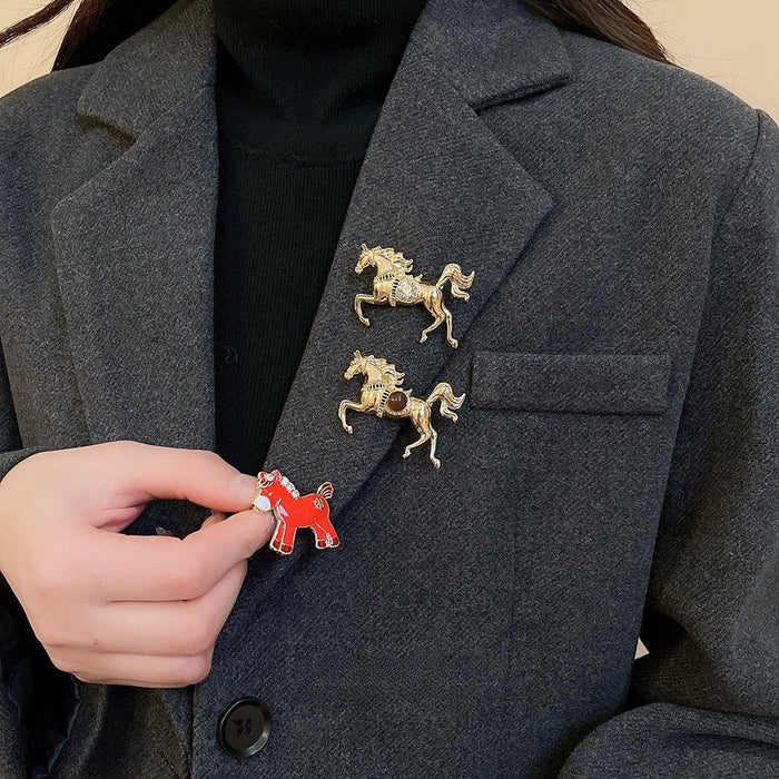 New Chinese Vintage Rhinestone Resin Zodiac Horse Brooch Light Luxury Women's Accessory