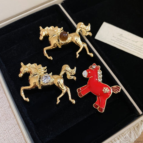 New Chinese Vintage Rhinestone Resin Zodiac Horse Brooch Light Luxury Women's Accessory
