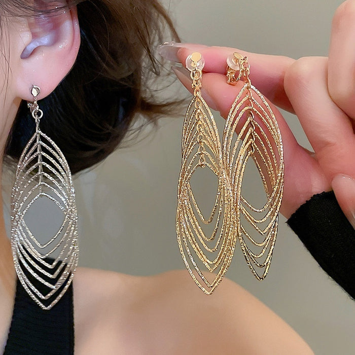 Light Luxury Iron Zircon Oval Hollow Geometric Clip-on Earrings for Women
