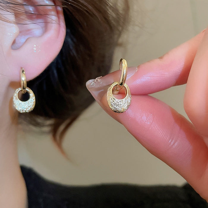 Minimalist Modern Textured Oval Metal Earrings Geometric Casual Fashion Ear Cuffs