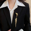 Light Luxury Geometric Iron Brooch With Metal Tassel Vintage Elegant Women's Clothing Pin view 3