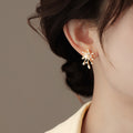 Light Luxury Floral Zircon Faux Pearl Stud Earrings For Women Elegant Silver Needle Jewelry view 4