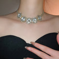 Old Money Style Copper Round Rhinestone Geometric Collarbone Necklace For Women view 3