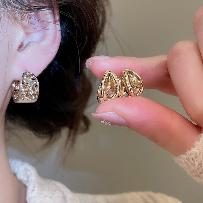 Light Luxury Vintage Copper Teardrop Earrings With Rhinestone Hollow Oval Design