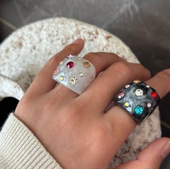 Niche Style Resin Rhinestone Inlaid Wrinkled Round Geometric Statement Index Finger Ring