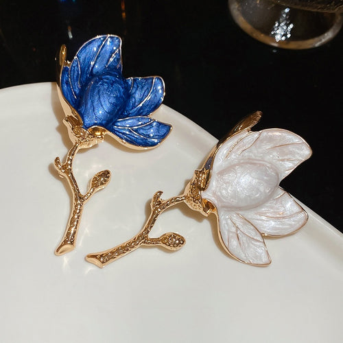 French Palace Style Enamel Flower Alloy Brooch Elegant Minimalist Blazer Lapel Pin