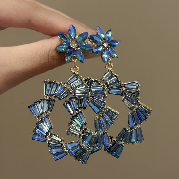 Vintage Alloy Hollow Flower Rhinestone Stud Earrings With Silver Posts For Women