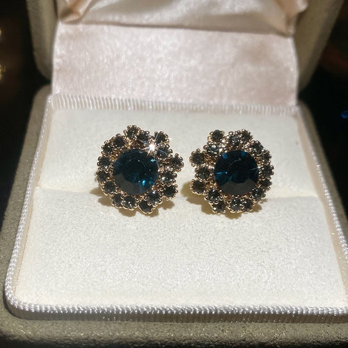 Alloy Silver Needle Rhinestone Layered Flower Stud Earrings, Niche Retro Light Luxury Style