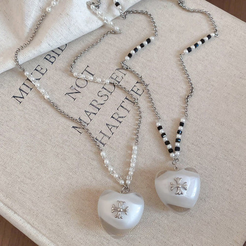 Old Money Style Resin Heart Cross Pendant Sweater Necklace For Women