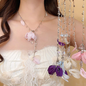 Old Money Style Rhinestone Crystal Fabric Flower Sweater Necklace For Elegant Vacation Looks