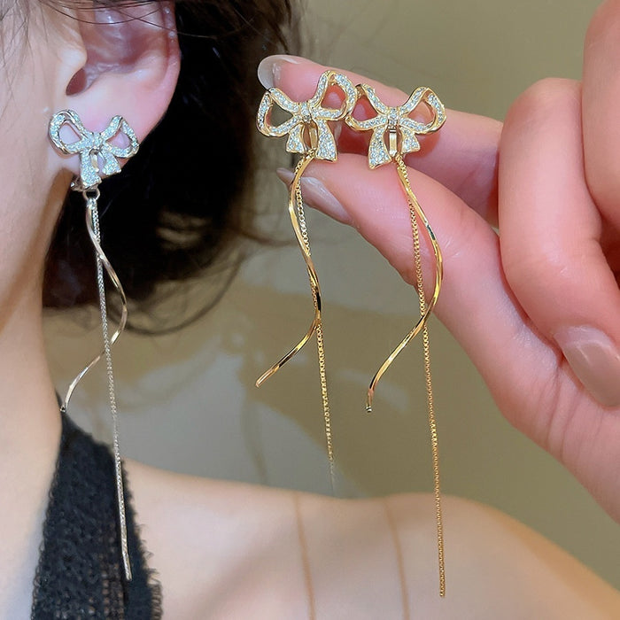 18K Gold Plated Copper Zircon Bow Tassel Clip-on Earrings For Women Light Luxury Playful Jewelry