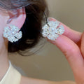 18K Gold Plated Zircon Flower Faux Pearl Clip-on Earrings Light Luxury Women's Jewelry view 4