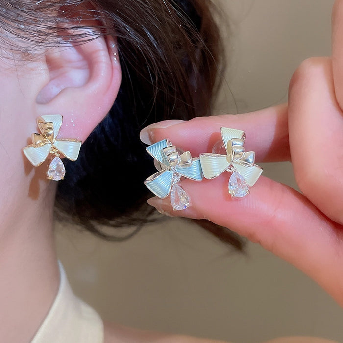 18K Gold Plated Copper Zircon Enamel Flower Clip-on Earrings For Women Light Luxury Style