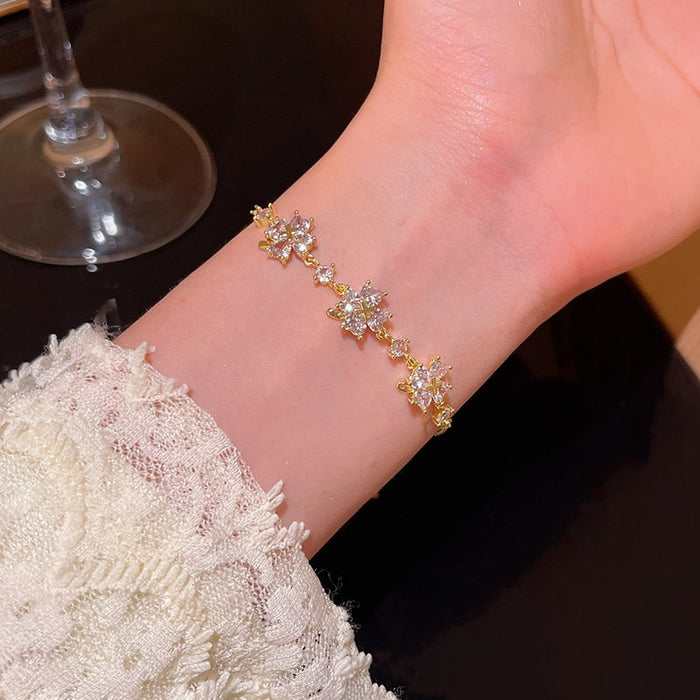 18K Gold Plated Copper Zircon Flower Bangle Minimalist Luxury Floral Bracelet For Women