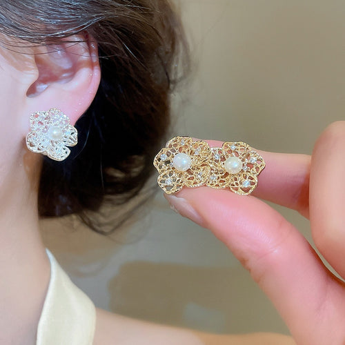 18K Gold Plated Zircon Flower Faux Pearl Clip-on Earrings, Elegant Minimalist Fashion Jewelry