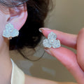 18K Gold Plated Zircon Flower Faux Pearl Clip-on Earrings French Vintage Light Luxury Jewelry view 3