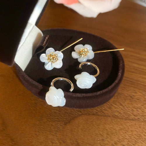 18K Gold Plated Mother Of Pearl Flower Hook Earrings For Women, Light Luxury Versatile Jewelry