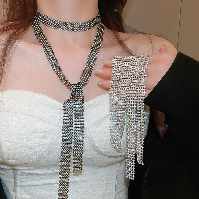 Rhinestone Layered Copper Sweater Necklace Geometric Round Light Luxury Choker For Women