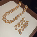Vintage Metal Round Pearl Stud Earrings And Necklace Jewelry Set In European Geometric Style view 3