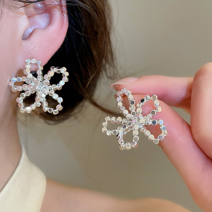 Copper Hollow Flower Stud Earrings With Silver Posts, Trendy Minimalist Elegant Floral Jewelry