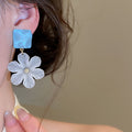 Shimmering Acrylic Square Flower Stud Earrings Beach Vacation Light Luxury Jewelry view 3
